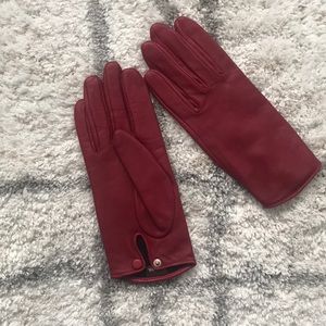 Leather gloves